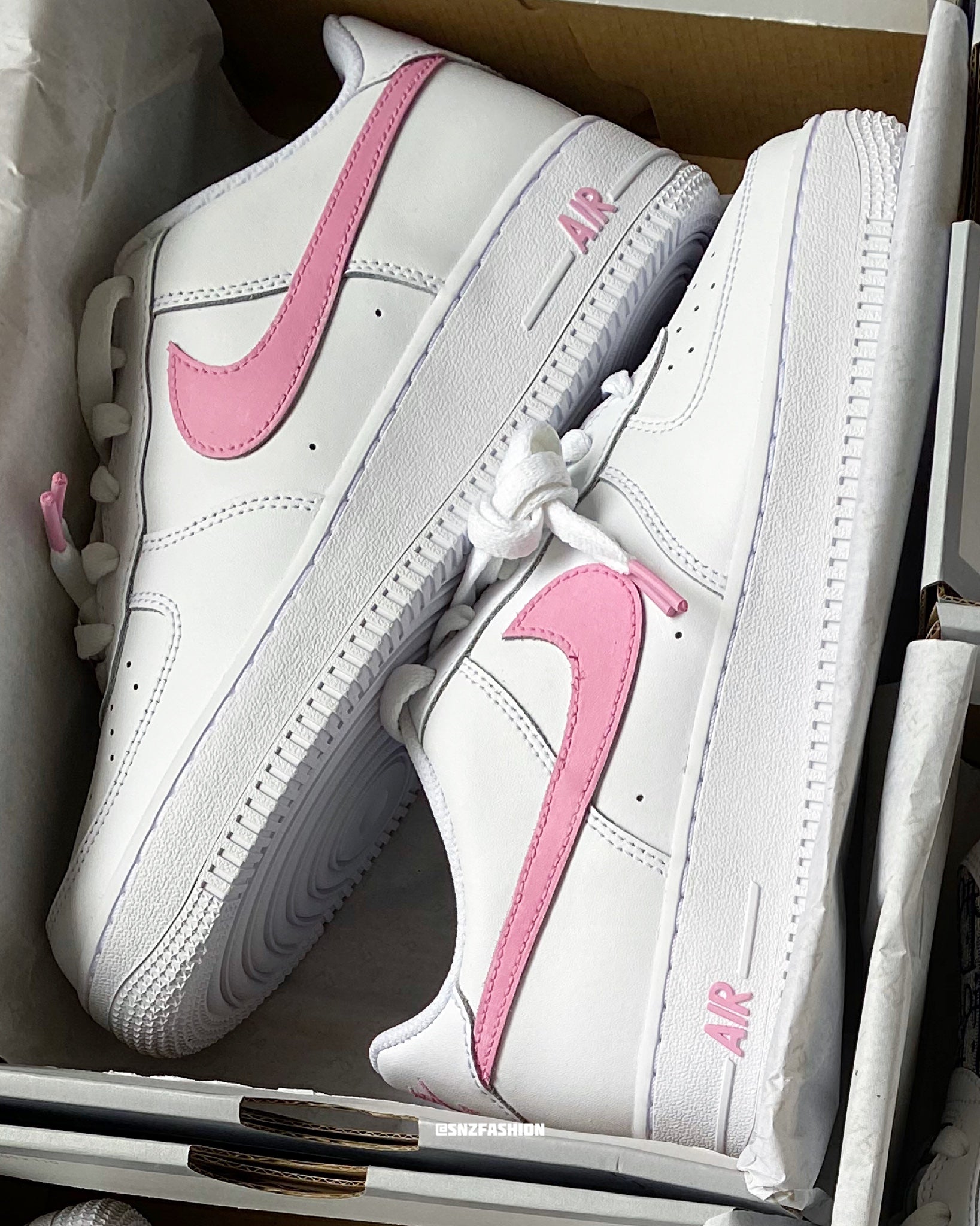 Blush pink nike hot sale air force