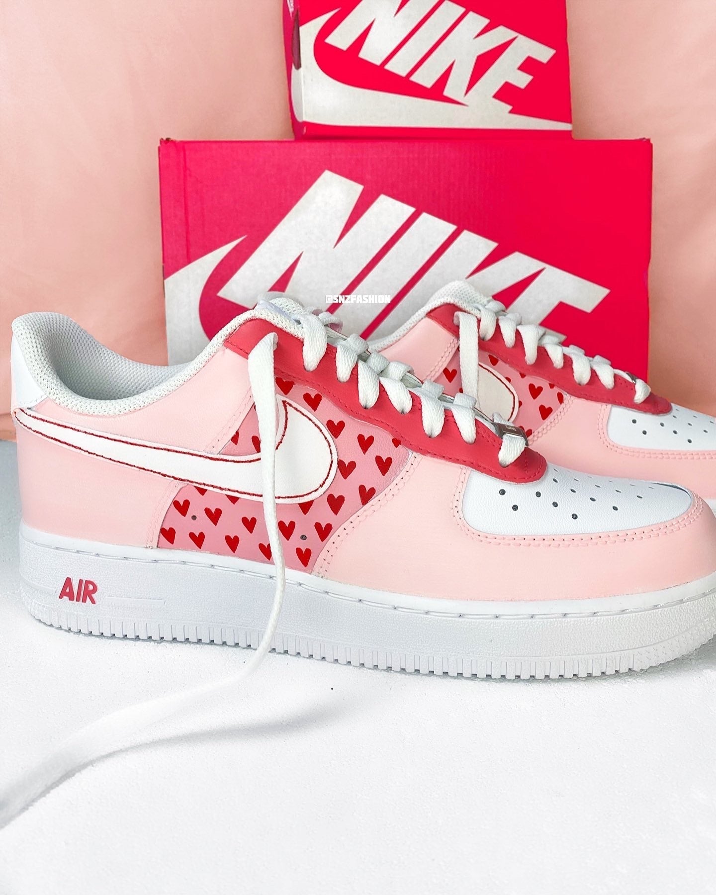 IN STOCK! PASTEL HEARTS NIKE AIR FORCE 1'S (SIZE EU 42)