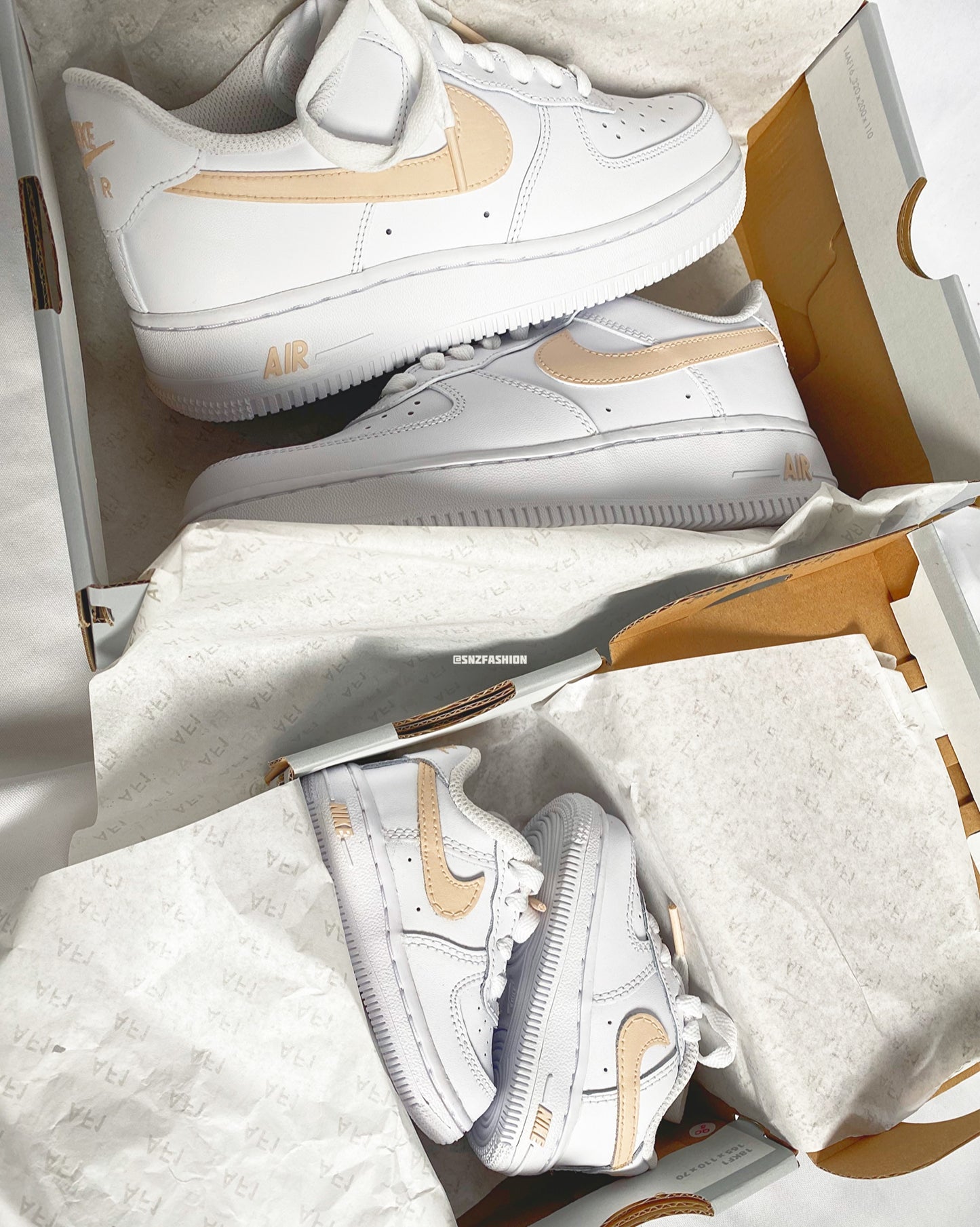 COLOURSWOOSH 2 PAIRS NIKE AIR FORCE 1'S + €15 OFF!