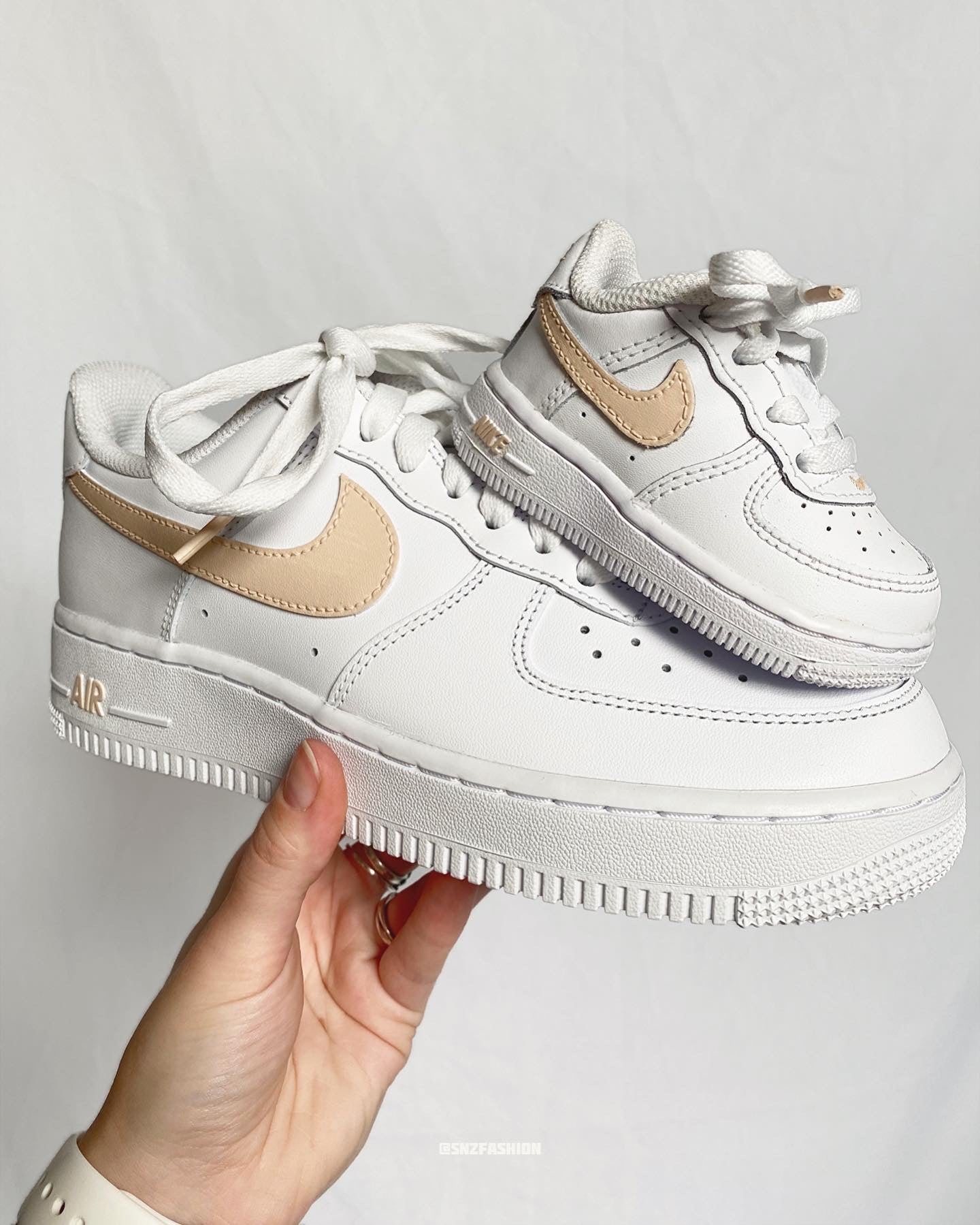 COLOURSWOOSH 2 PAIRS NIKE AIR FORCE 1'S + €15 OFF!